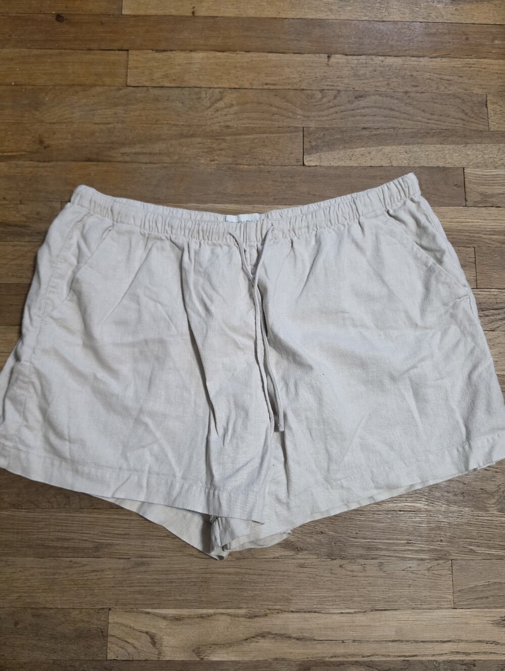 Abercrombie & Fitch Men's Relaxed Drawstring Shorts in Beige